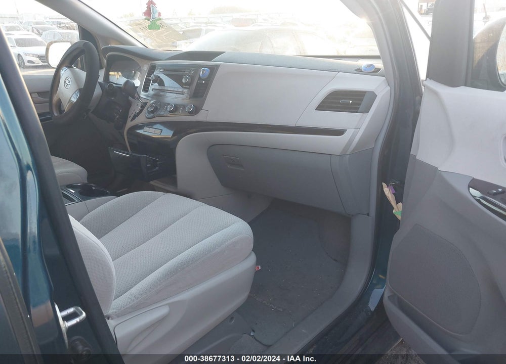 2011 TOYOTA SIENNA LE V6 VIN: 5TDKK3DC1BS001876