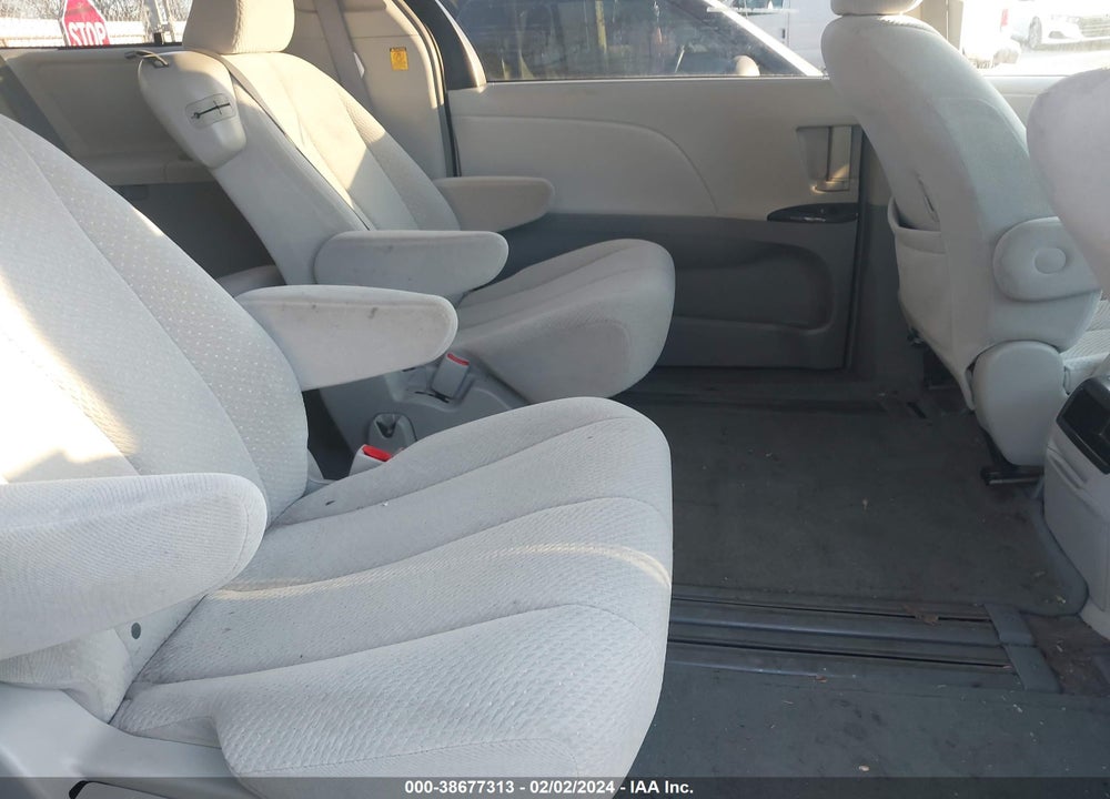 2011 TOYOTA SIENNA LE V6 VIN: 5TDKK3DC1BS001876