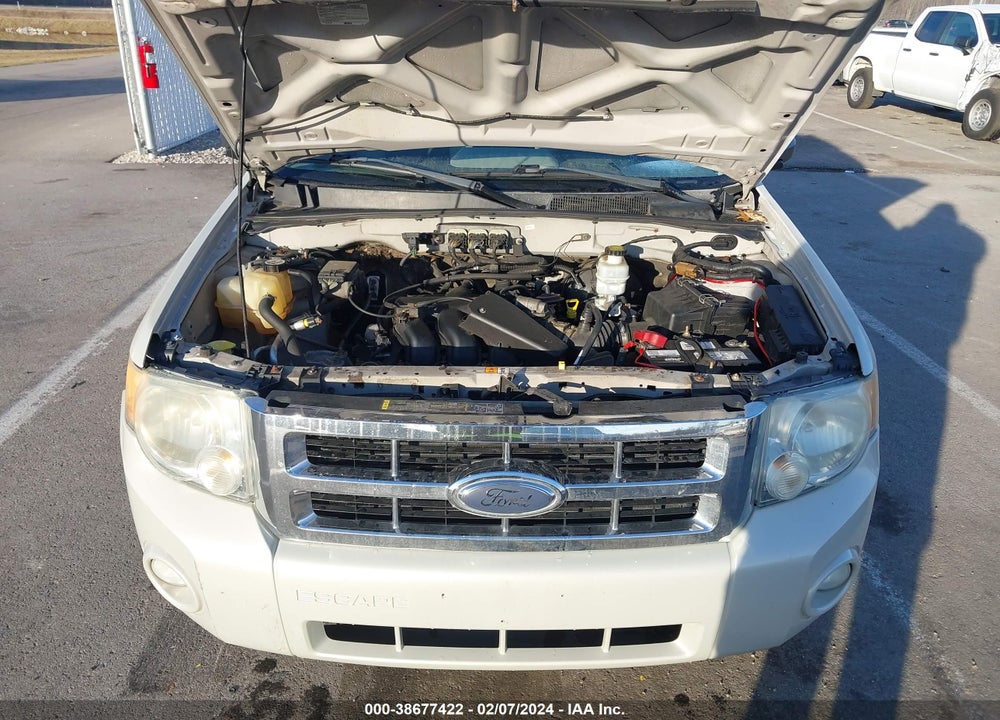 2008 FORD ESCAPE XLT VIN: 1FMCU93158KA34165