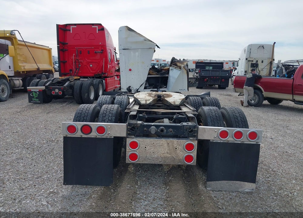 2010 KENWORTH T660 T660 VIN: 1XKAA49X8AJ272269