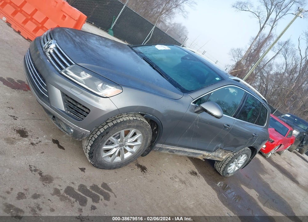 2017 VOLKSWAGEN TOUAREG V6 WOLFSBURG EDITION VIN: WVGRF7BP9HD006887