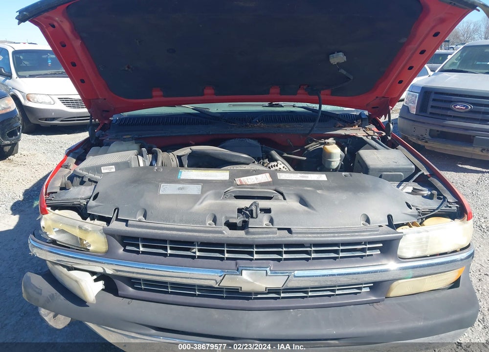 2000 CHEVROLET SILVERADO 1500 LS VIN: 2GCEC19V1Y1380810