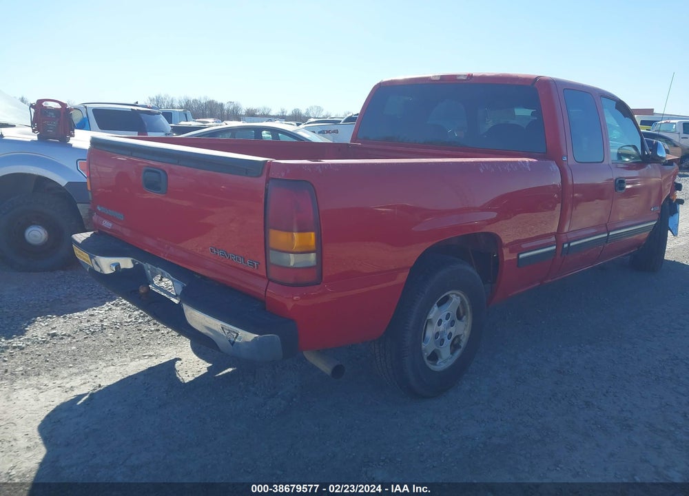 2000 CHEVROLET SILVERADO 1500 LS VIN: 2GCEC19V1Y1380810