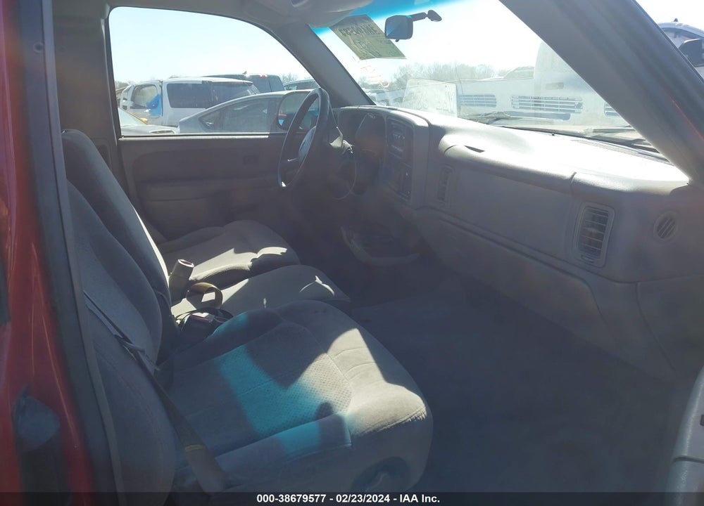 2000 CHEVROLET SILVERADO 1500 LS VIN: 2GCEC19V1Y1380810