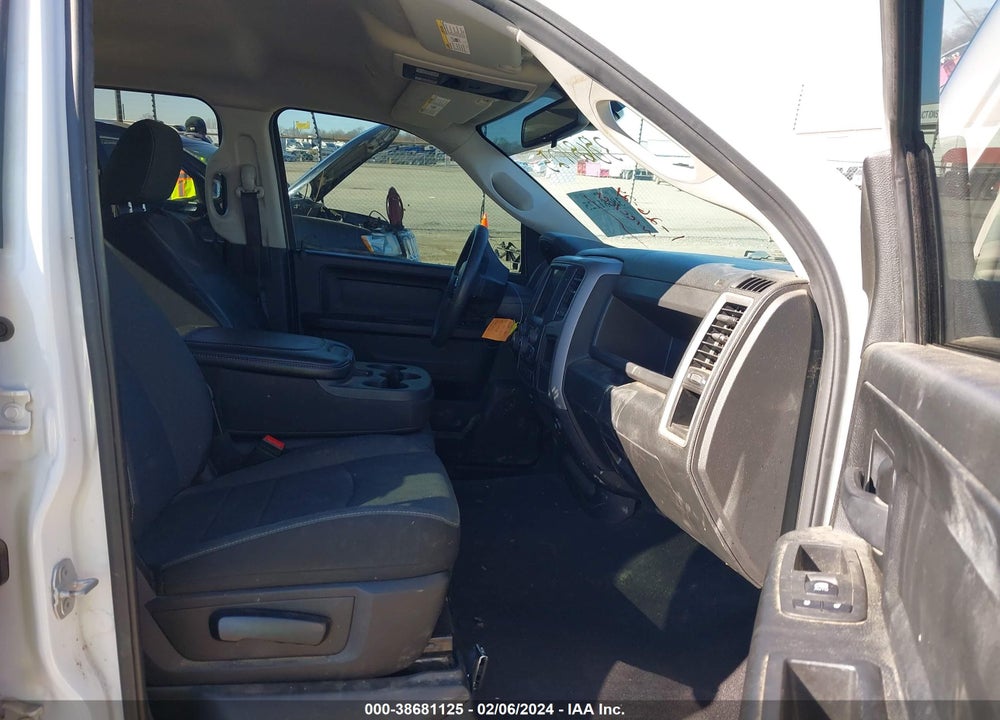 2021 RAM 1500 CLASSIC VIN: 1C6RR6FG0MS551163