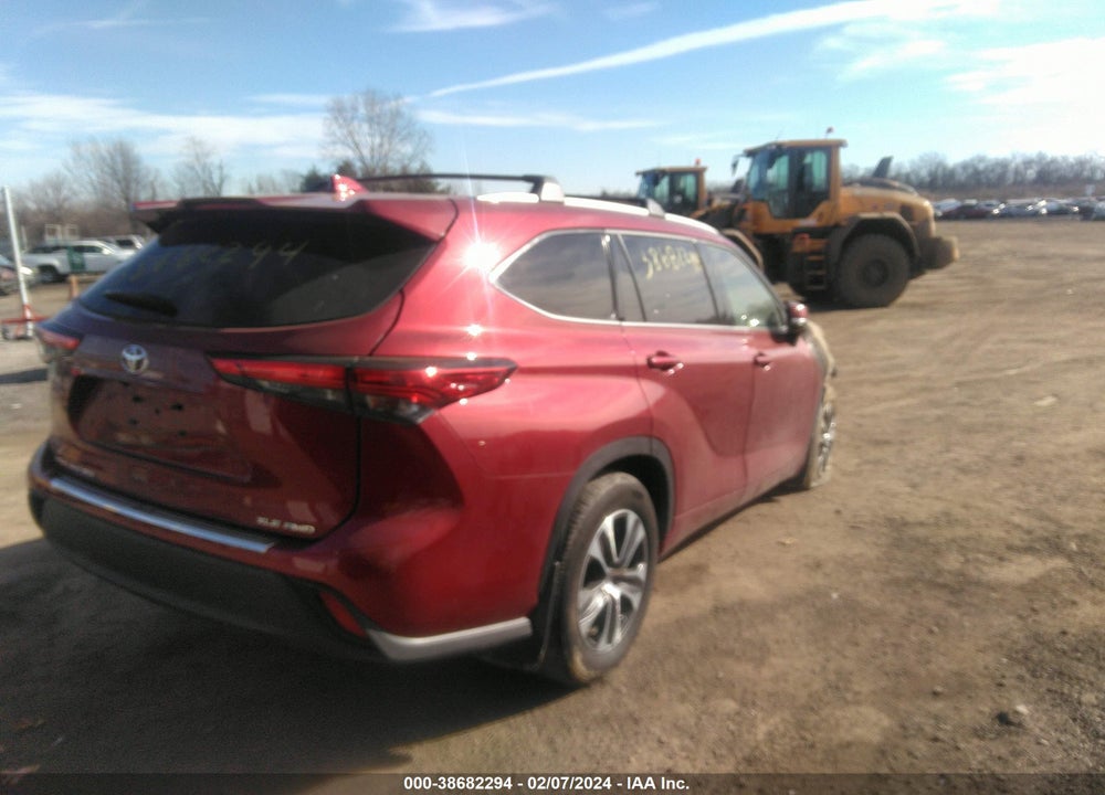 2022 TOYOTA HIGHLANDER XLE VIN: 5TDGZRBH3NS593658