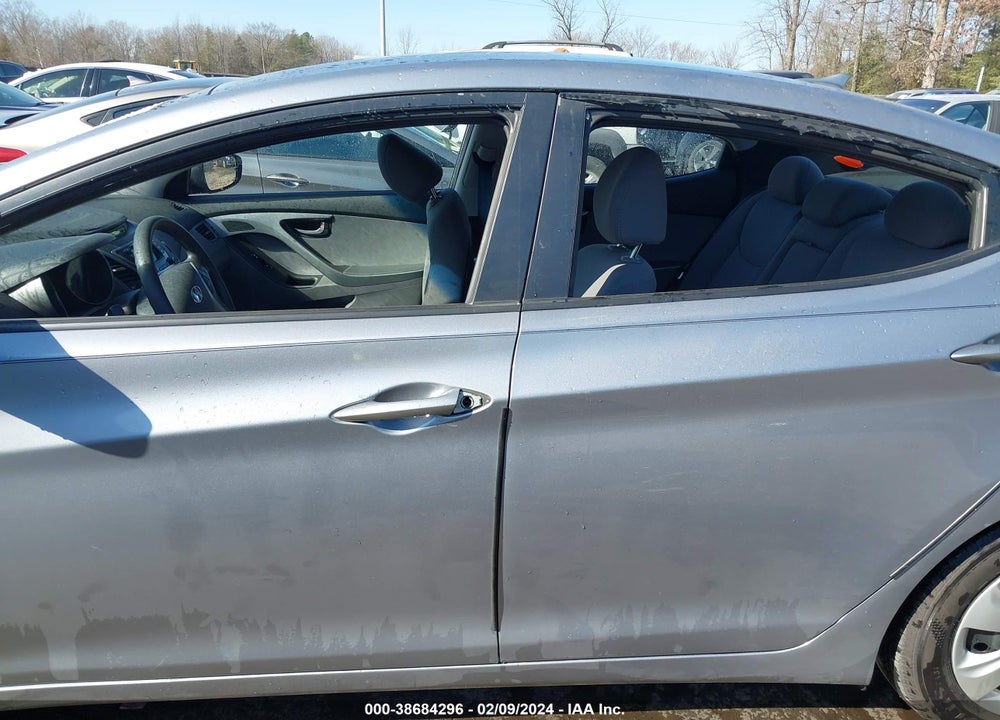2016 HYUNDAI ELANTRA SE VIN: 5NPDH4AE8GH764168