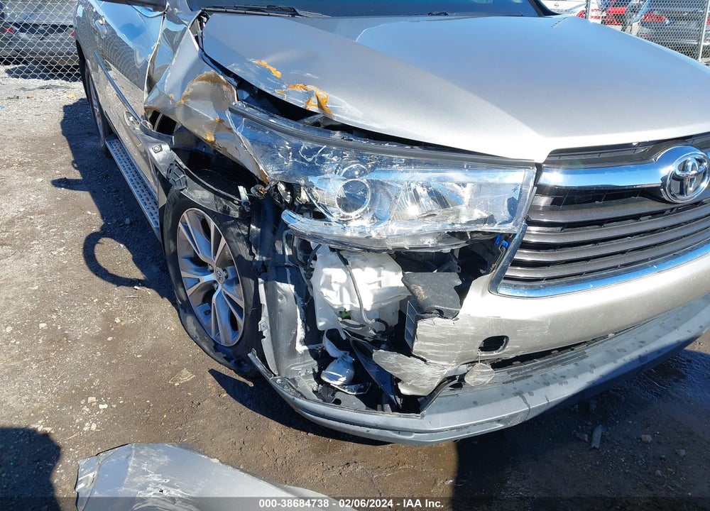 2014 TOYOTA HIGHLANDER XLE V6 VIN: 5TDKKRFH6ES011920