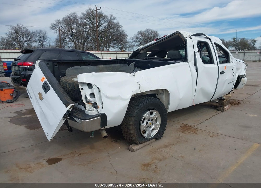 2008 CHEVROLET SILVERADO 1500 LT1 VIN: 2GCEC19J381122513