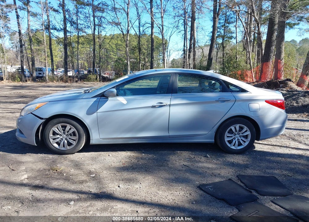 2013 HYUNDAI SONATA GLS VIN: 5NPEB4AC8DH516681