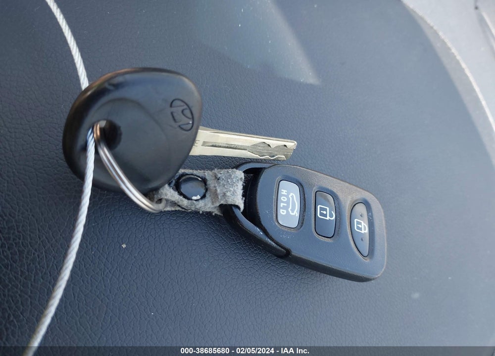 2013 HYUNDAI SONATA GLS VIN: 5NPEB4AC8DH516681