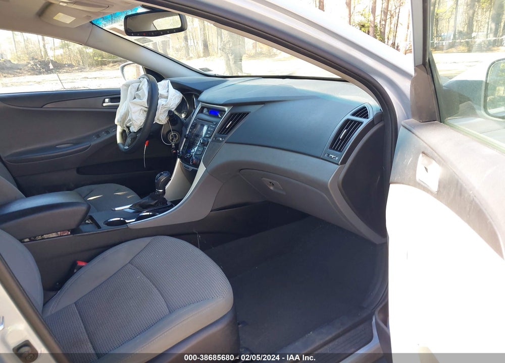 2013 HYUNDAI SONATA GLS VIN: 5NPEB4AC8DH516681