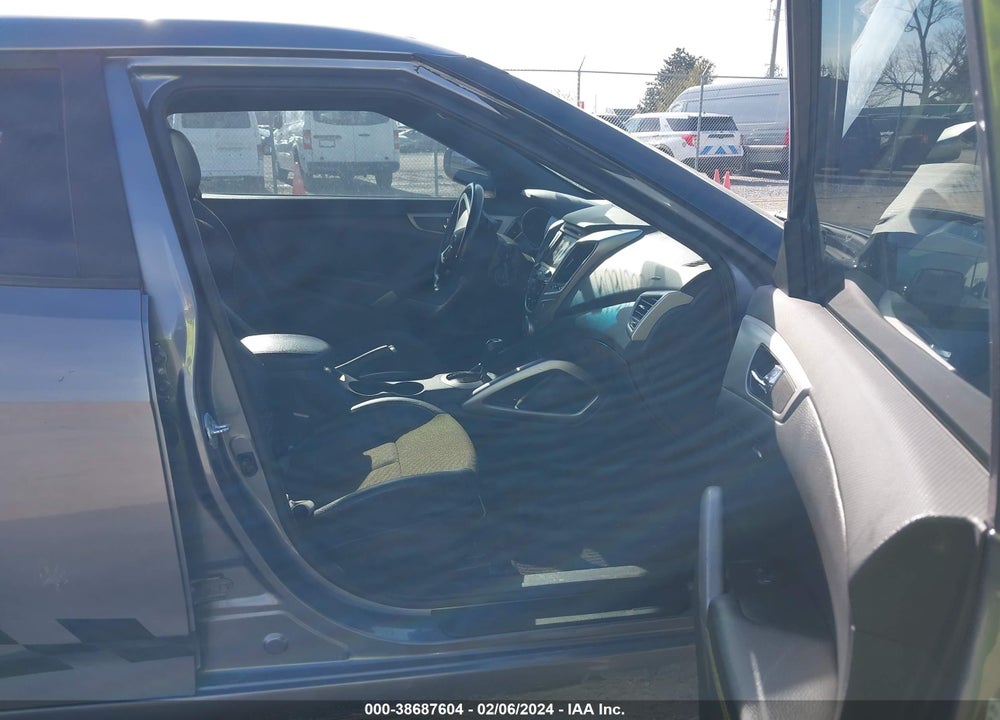 2016 HYUNDAI VELOSTER VIN: KMHTC6AD6GU253301