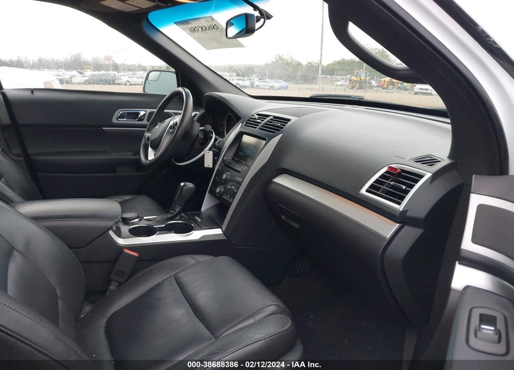 2015 FORD EXPLORER XLT VIN: 1FM5K8D85FGA24224