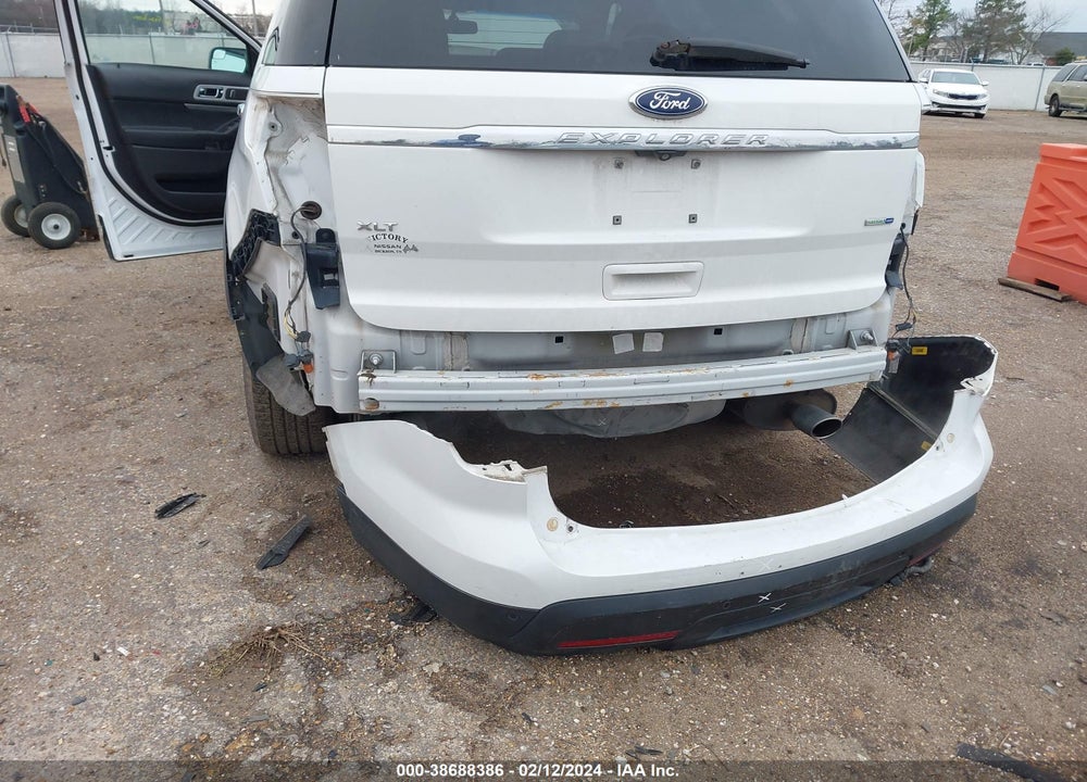 2015 FORD EXPLORER XLT VIN: 1FM5K8D85FGA24224