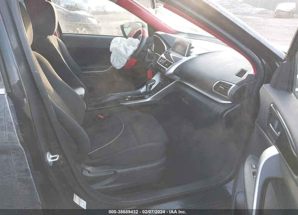 2018 MITSUBISHI ECLIPSE CROSS LE VIN: JA4AT4AA3JZ060629
