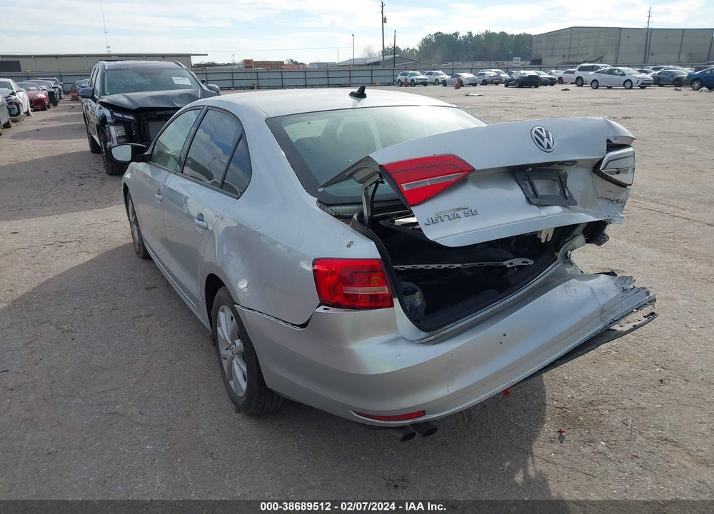 2015 VOLKSWAGEN JETTA 1.8T SE VIN: 3VWD17AJ3FM257669