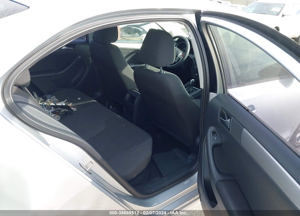 2015 VOLKSWAGEN JETTA 1.8T SE VIN: 3VWD17AJ3FM257669