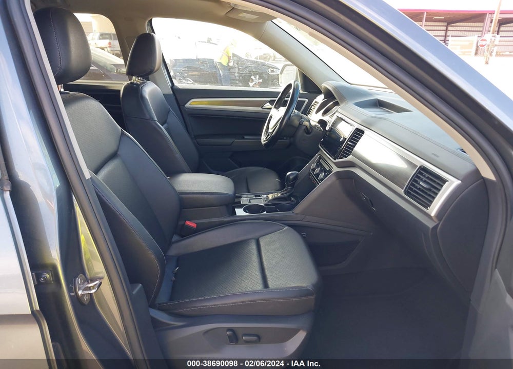 2018 VOLKSWAGEN ATLAS 3.6L V6 SEL VIN: 1V2ER2CA5JC504246
