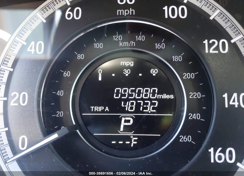 2016 HONDA ACCORD VIN: 1HGCR2F32GA146549