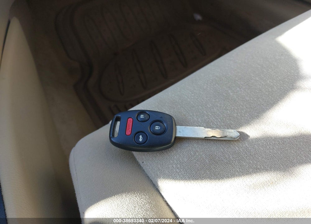 2008 HONDA ACCORD 2.4 LX VIN: 1HGCP26318A015135