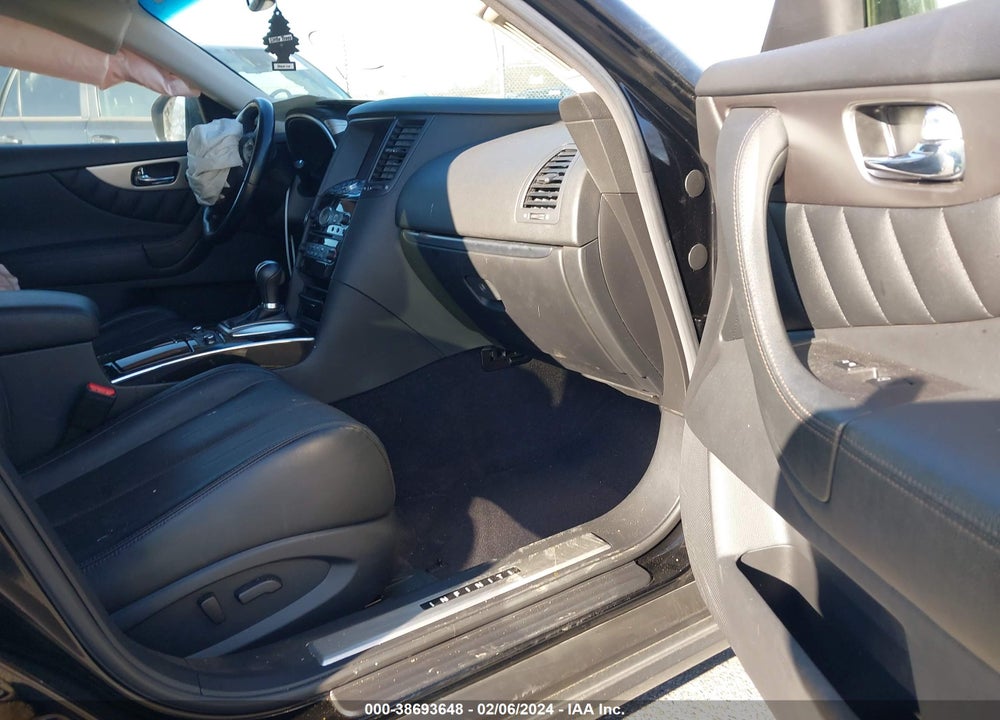2017 INFINITI QX70 VIN: JN8CS1MW2HM414191