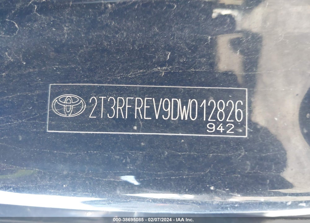 2013 TOYOTA RAV4 XLE VIN: 2T3RFREV9DW012826