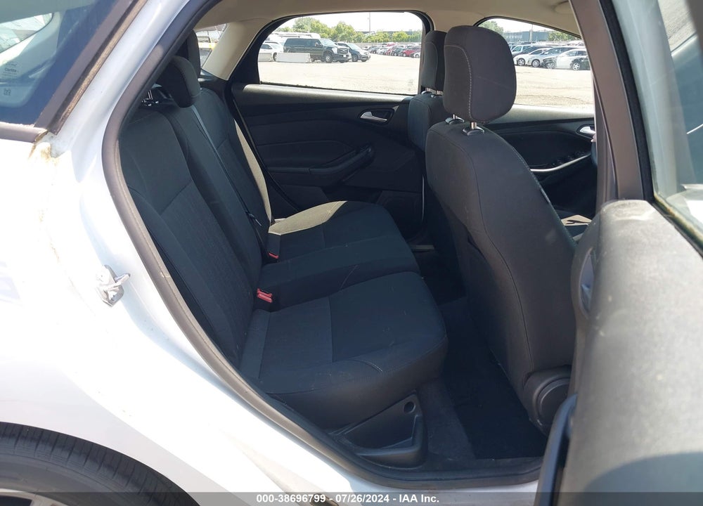 2018 FORD FOCUS VIN: 1FADP3K29JL280276