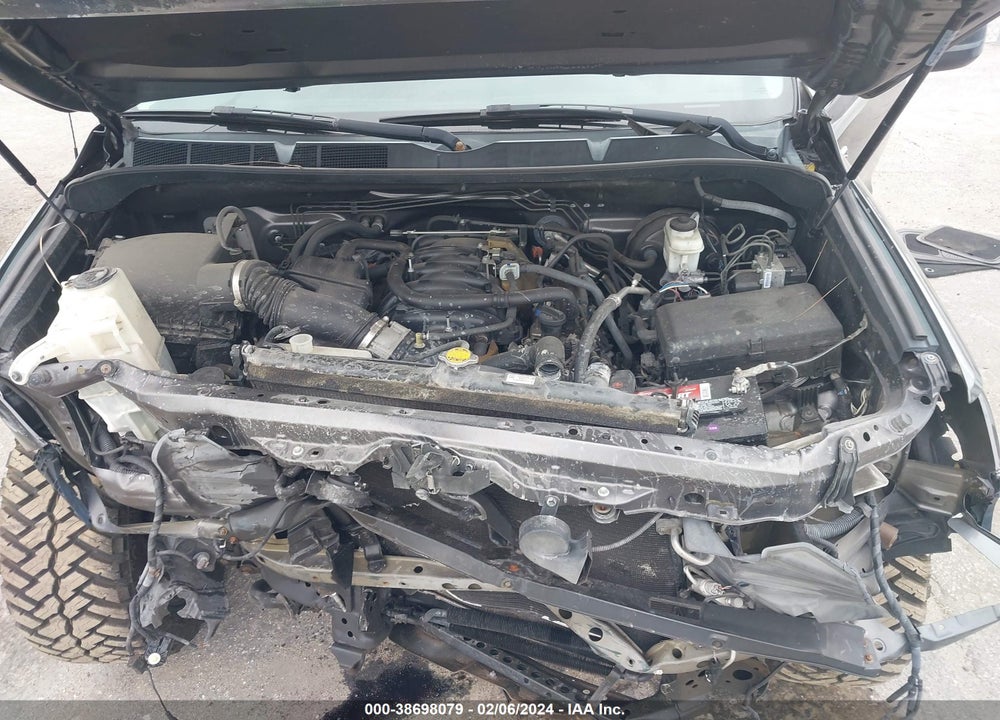 2017 TOYOTA TUNDRA SR5 5.7L V8 VIN: 5TFEW5F1XHX213459