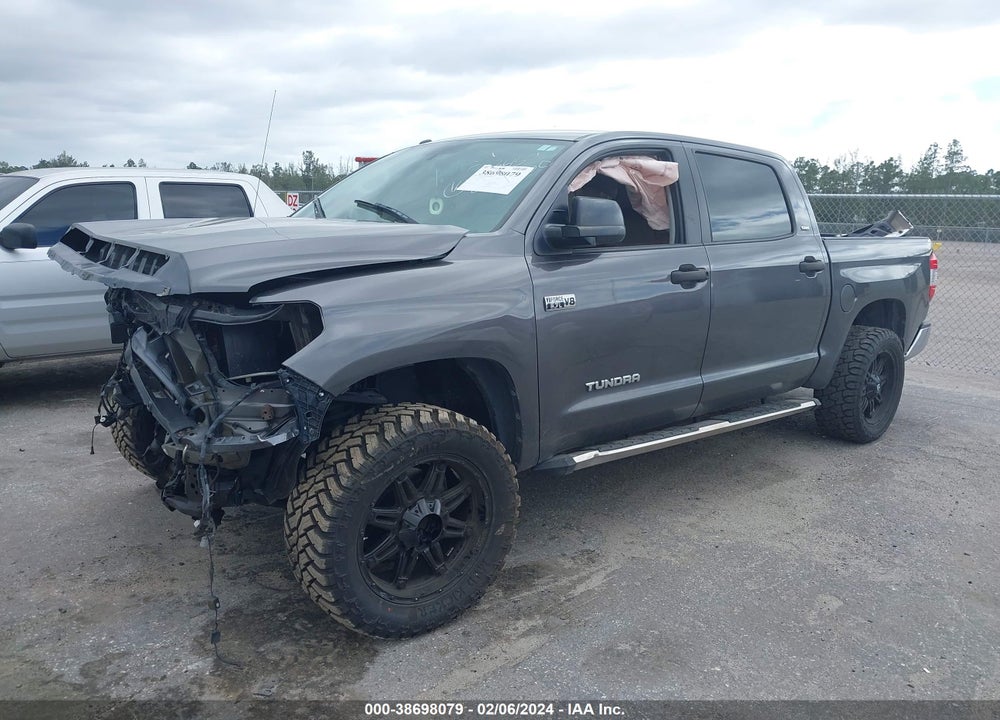 2017 TOYOTA TUNDRA SR5 5.7L V8 VIN: 5TFEW5F1XHX213459