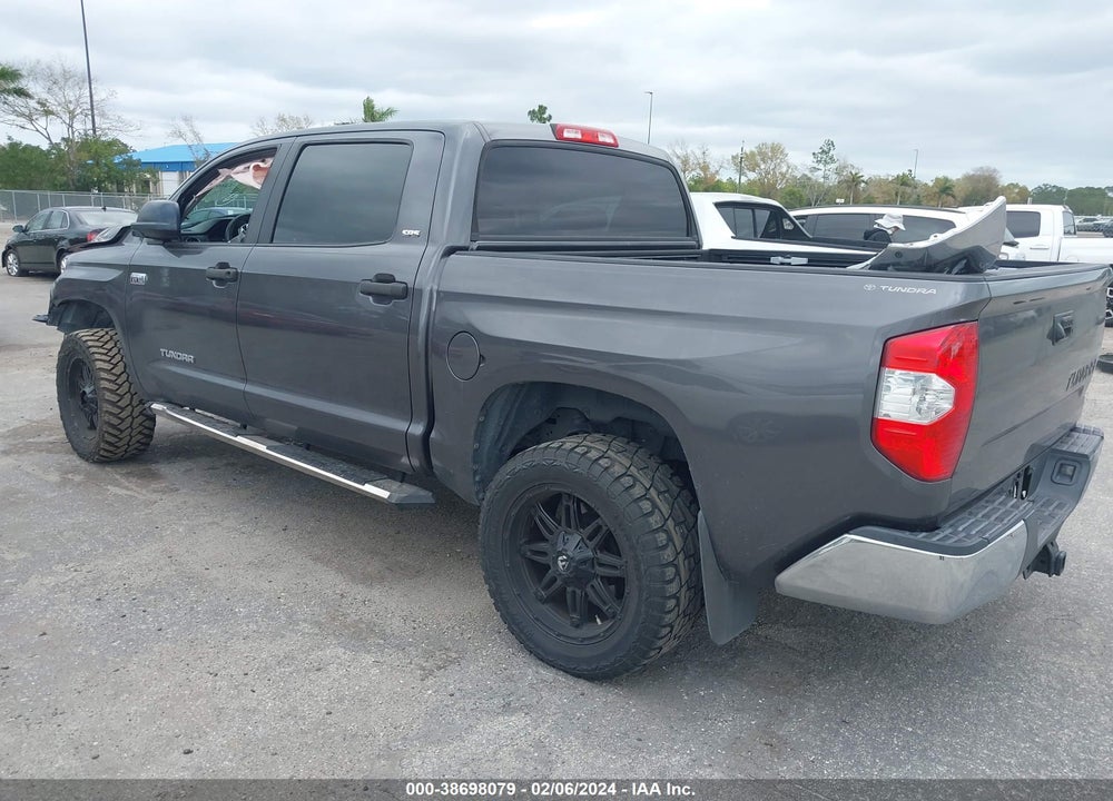 2017 TOYOTA TUNDRA SR5 5.7L V8 VIN: 5TFEW5F1XHX213459