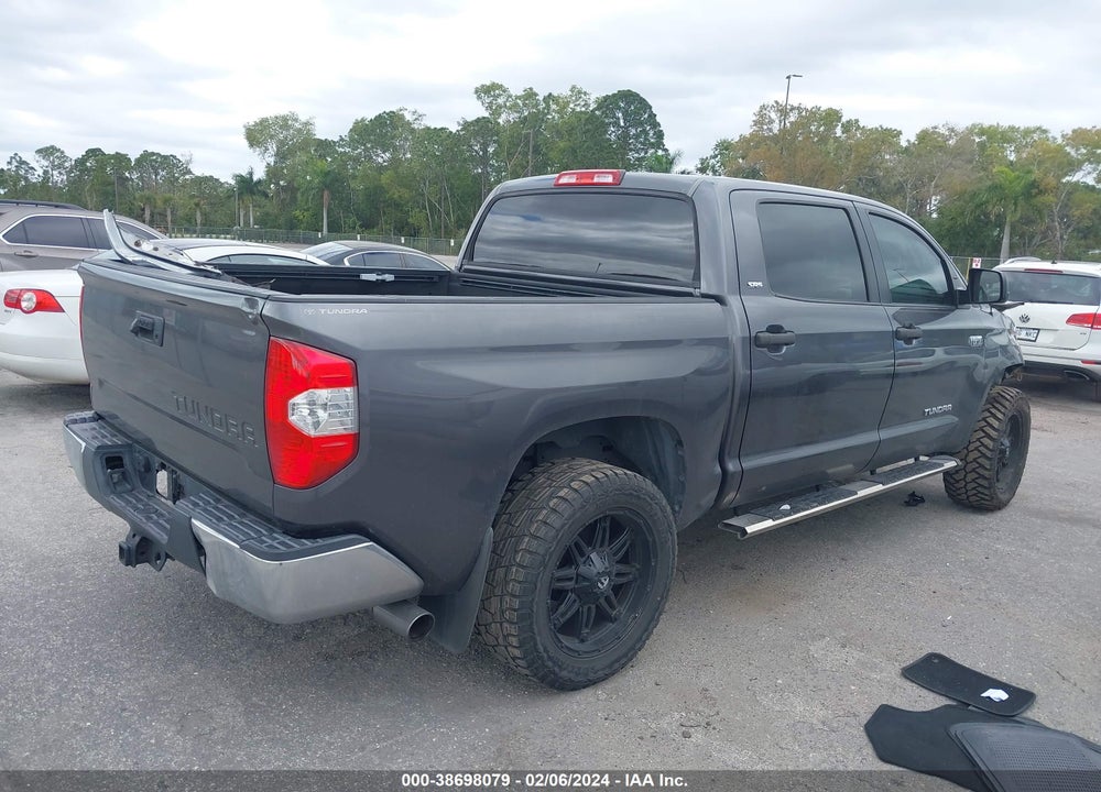 2017 TOYOTA TUNDRA SR5 5.7L V8 VIN: 5TFEW5F1XHX213459