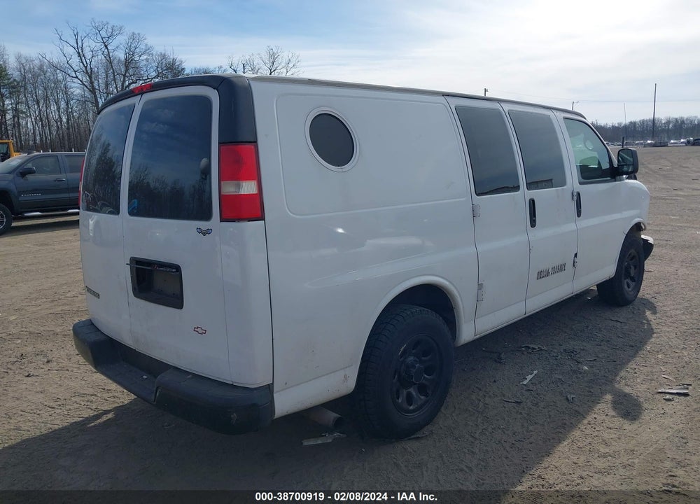 2010 CHEVROLET EXPRESS 1500 WORK VAN VIN: 1GCUGADX6A1131326