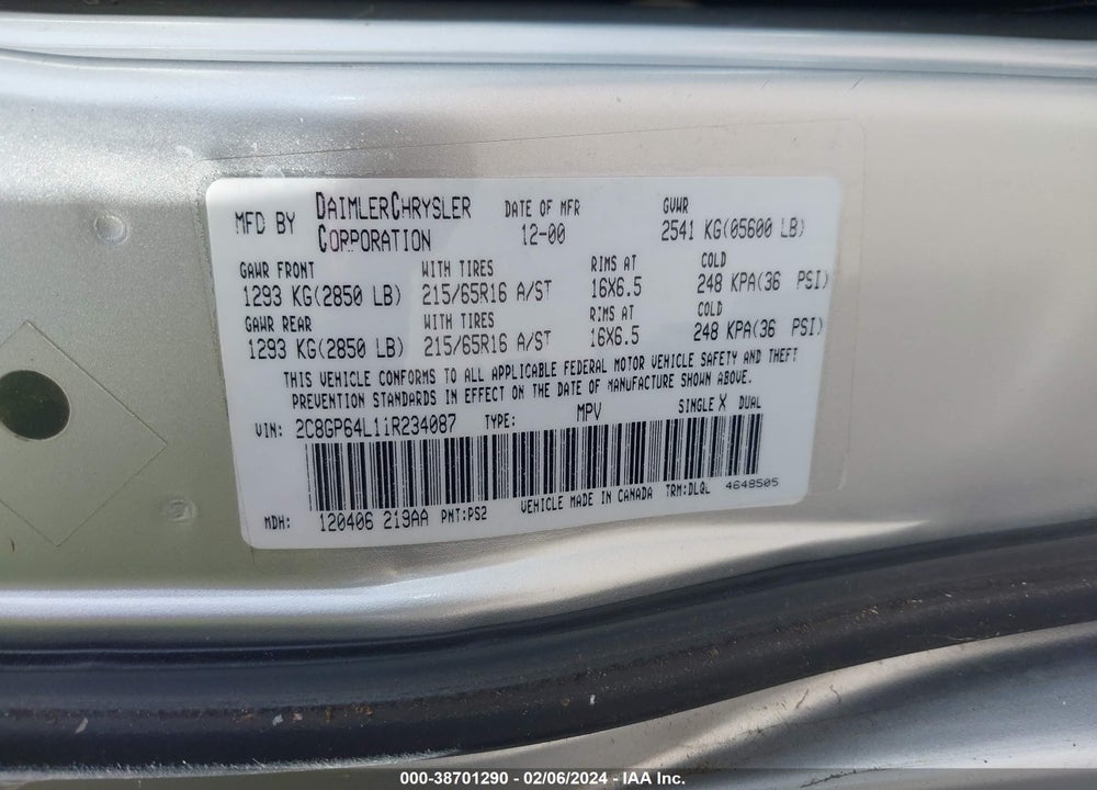 2001 CHRYSLER TOWN & COUNTRY VIN: 2C8GP64L11R234087