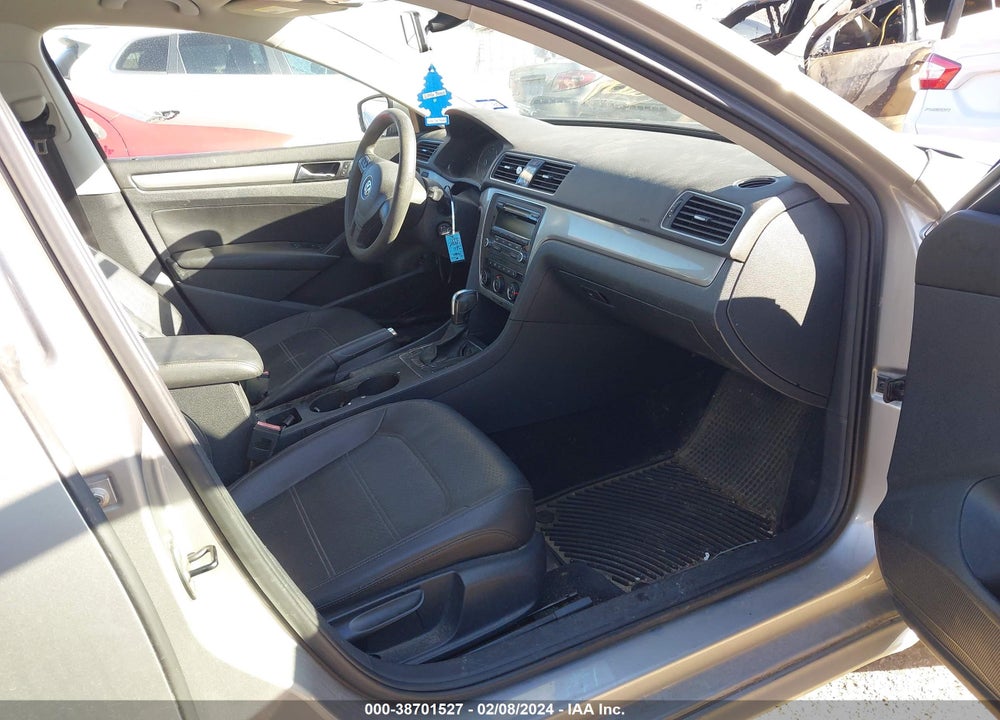2013 VOLKSWAGEN PASSAT VIN: 1VWAH7A32DC147274