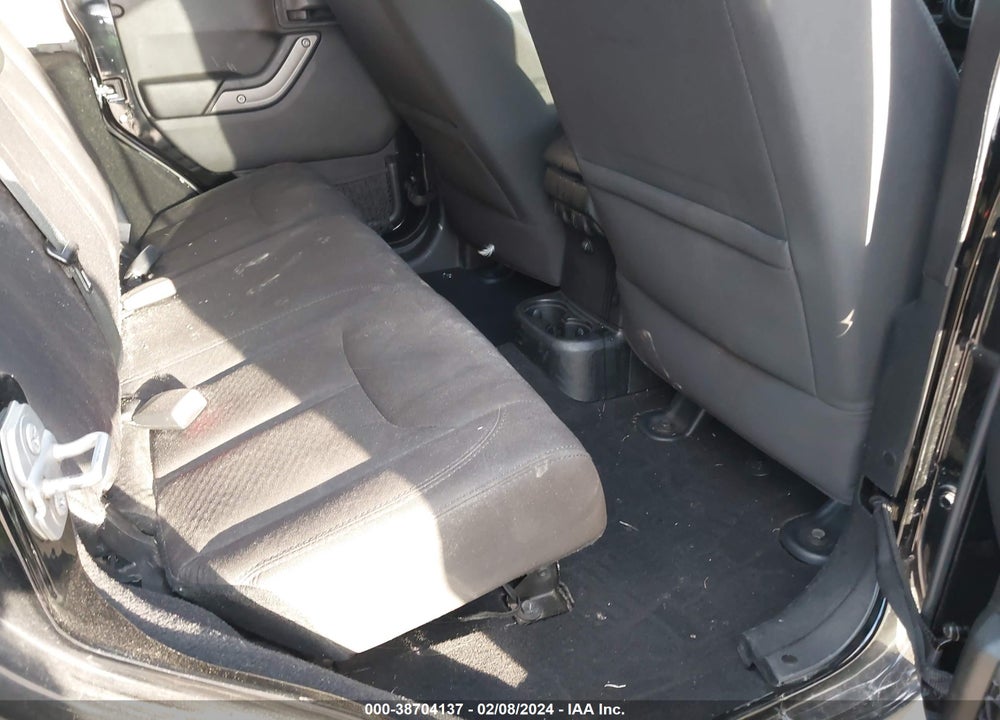 2015 JEEP WRANGLER UNLIMITED SPORT VIN: 1C4BJWDG4FL659559