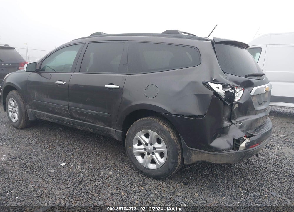 2015 CHEVROLET TRAVERSE LS VIN: 1GNKVFKD2FJ214138