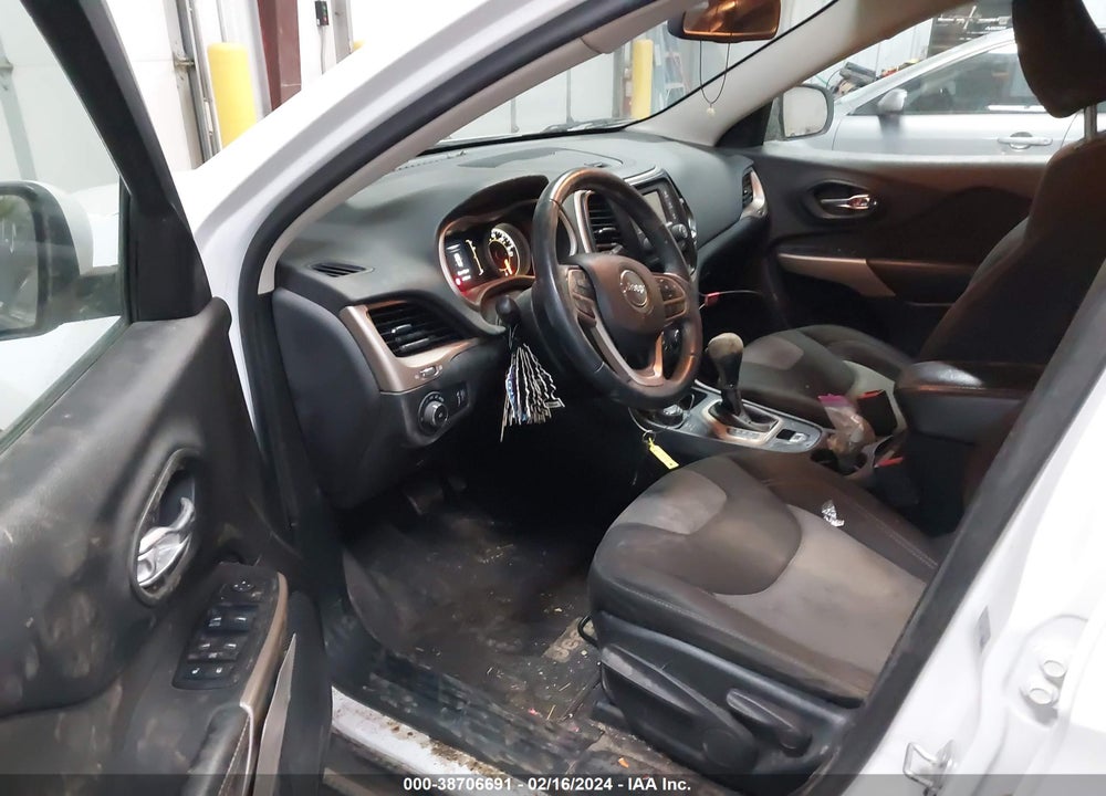 2018 JEEP CHEROKEE LATITUDE 4X4 VIN: 1C4PJMCB8JD509411