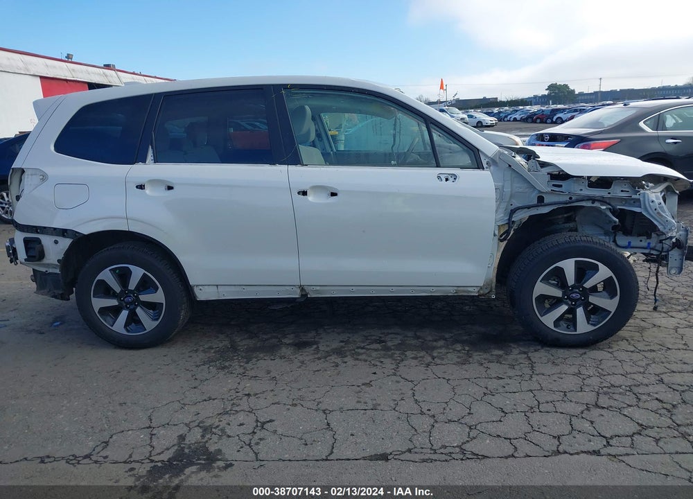2018 SUBARU FORESTER 2.5I PREMIUM VIN: JF2SJAGC7JH463205
