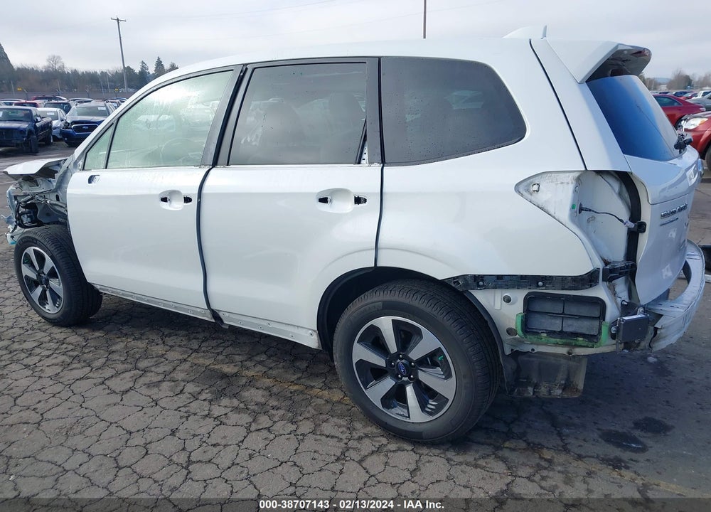 2018 SUBARU FORESTER 2.5I PREMIUM VIN: JF2SJAGC7JH463205