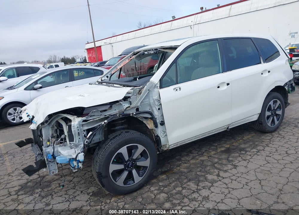 2018 SUBARU FORESTER 2.5I PREMIUM VIN: JF2SJAGC7JH463205