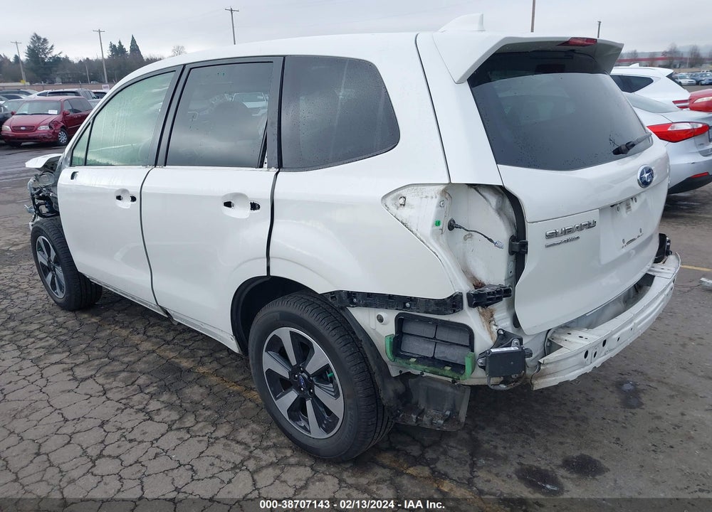 2018 SUBARU FORESTER 2.5I PREMIUM VIN: JF2SJAGC7JH463205