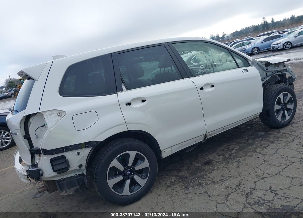 2018 SUBARU FORESTER 2.5I PREMIUM VIN: JF2SJAGC7JH463205