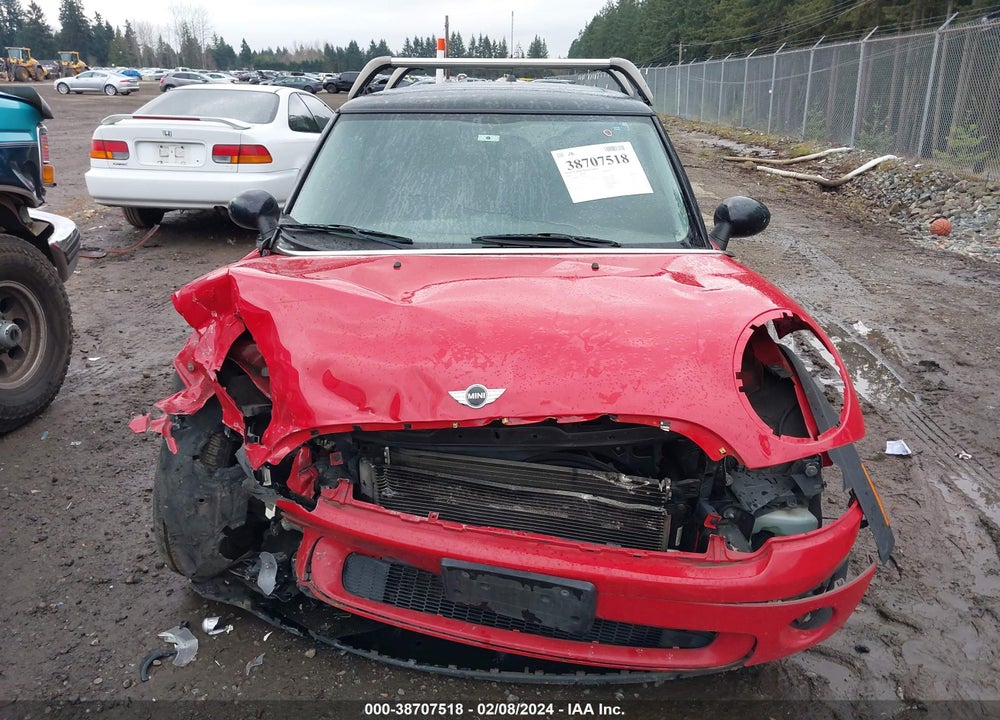 2008 MINI COOPER VIN: WMWMF33528TU63872