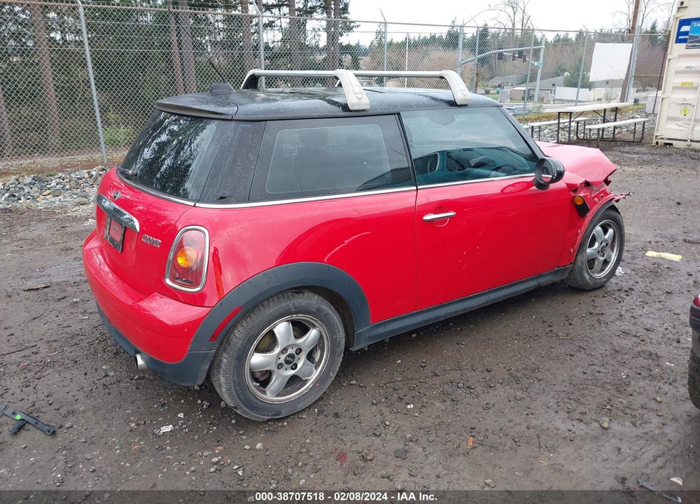 2008 MINI COOPER VIN: WMWMF33528TU63872