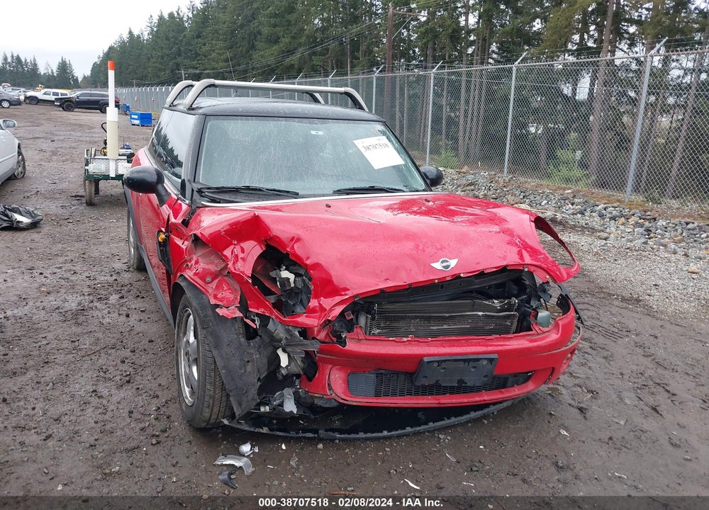 2008 MINI COOPER VIN: WMWMF33528TU63872
