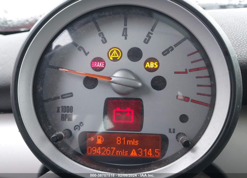 2008 MINI COOPER VIN: WMWMF33528TU63872