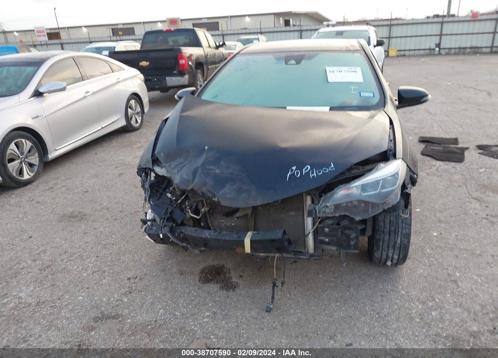2018 TOYOTA COROLLA SE VIN: 5YFBURHE7JP803333