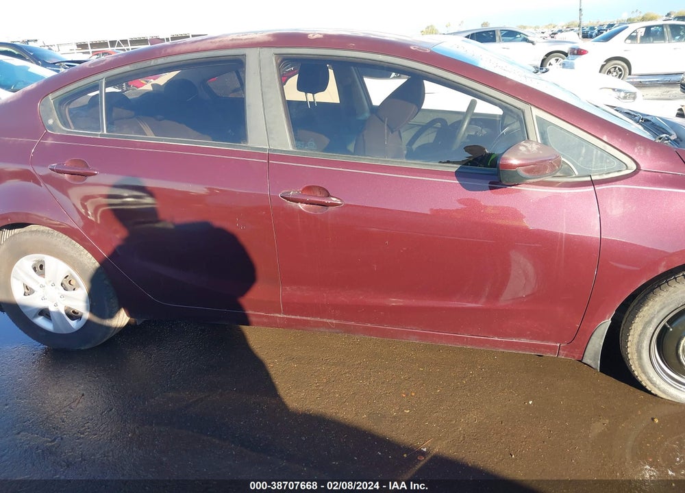 2017 KIA FORTE VIN: 3KPFK4A72HE113295