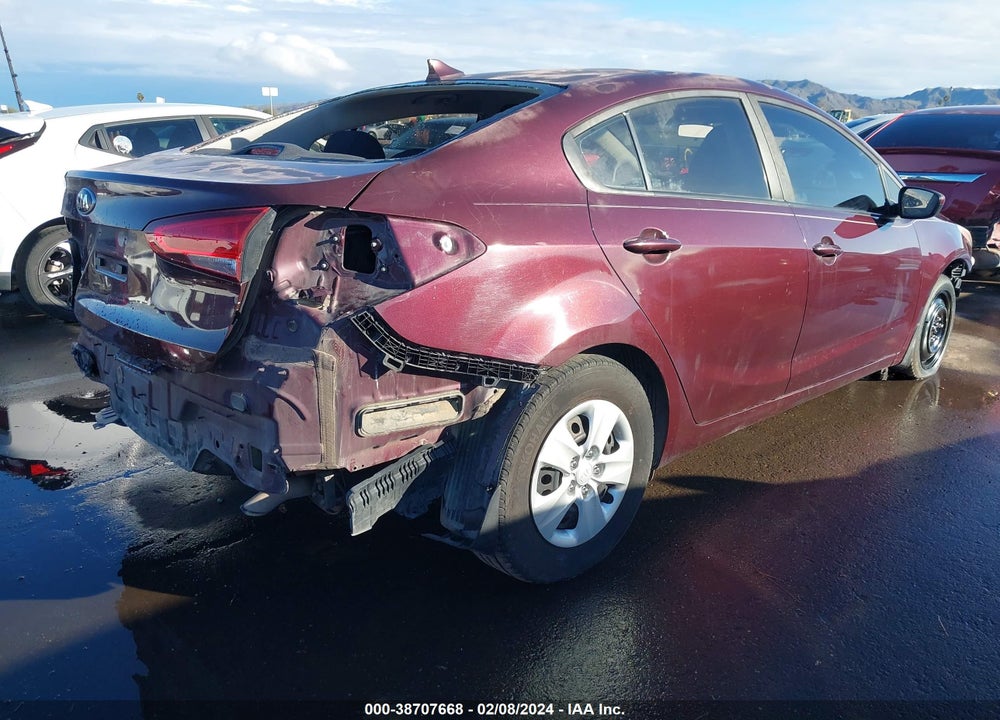 2017 KIA FORTE VIN: 3KPFK4A72HE113295